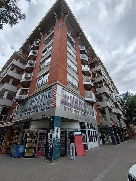Garsonjera 32m ugao Radničke/Strazilovske uknjizena TOP