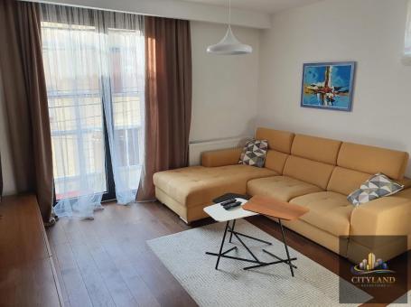Lux dvoiposoban stan kod crkve Svetog Luke