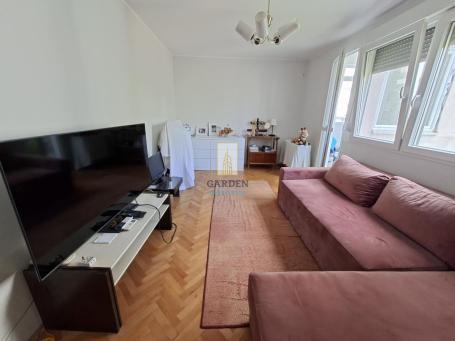Karaburma, dvosoban, uknjižen, renoviran 52m2