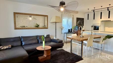 Namještena kuća nakon velike renovacije blizu mora u Sutomoru