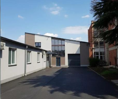 Poslovni prostor - 500m2 - Mašinska industrija