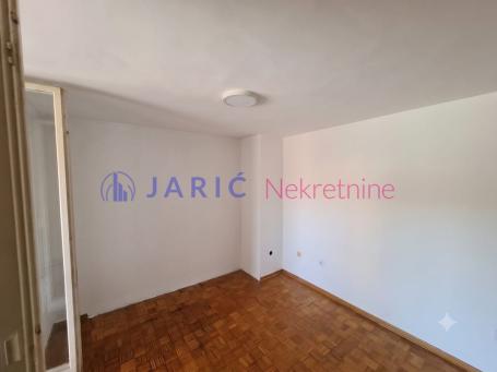 Lux!Karingtonka od 230m² sa dvorištem i garažom