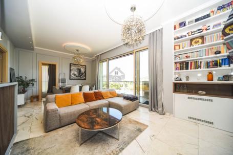 Trosoban luksuzan stan 116m2 + 2 garaže, Pored Atlas Capitala - Podgorica