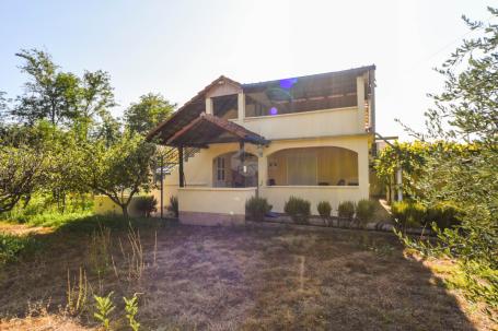 Porodična kuća 102m2 na placu 700m2, Dajbabe - Podgorica