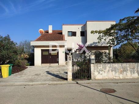 ISTRA, PULA - Obiteljska kuća na mirnoj lokaciji! 