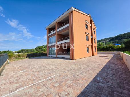 OTOK RAB, BANJOL - Stan u potkrovlju od 80m2 s galerijom