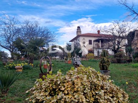 ISTRIEN, OPRTALJ - Steinhaus mit großem Garten
