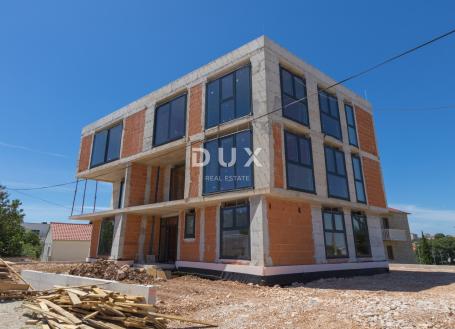 DALMACIJA, PAKOŠTANE - Prozračan Penthouse sa pogledom na more
