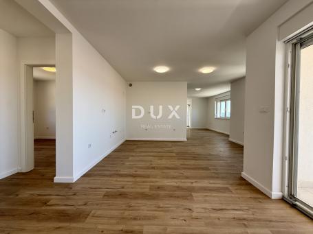 KVARNER, CRIKVENICA - Trosobni apartman u novogradnji s pogledom na more!