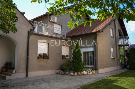 Vinkovci, kuća 300 m², centar, namještena, odmah useljiva