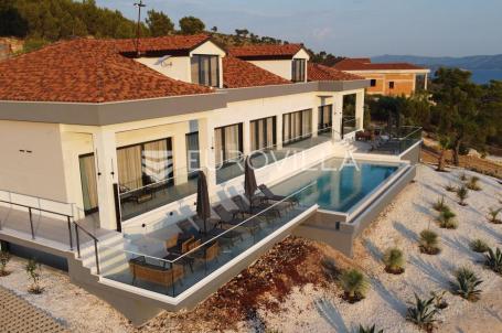 Otok Brač, jedinstvena vila na imanju površine 32 tisuće m²