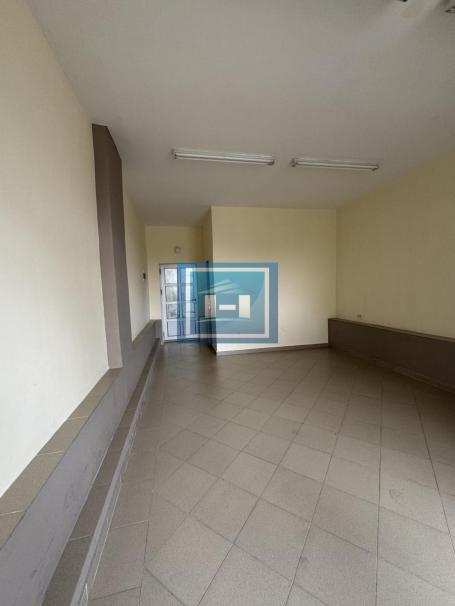 Poslovni prostor za izdavanje na Slaviji – 34 m², odlična lokacija