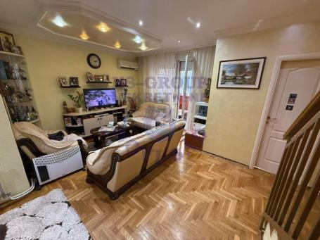  Dupleks od 77m² na odličnoj lokaciji, na Bulevaru oslobođenja. 