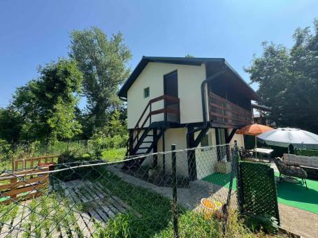 Odlična renovirana vikendica na izlazu iz Futoga!
