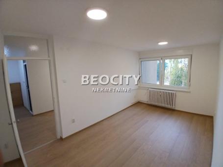 Novi Sad, Petrovaradin, Fruškogorskog odreda, 1.5, 43m2, 250EUR ko Železničke stanice 