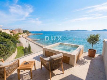 PAG, MANDRE - penthouse na atraktivnoj lokaciji u Mandrama, pogled na more, tri terase
