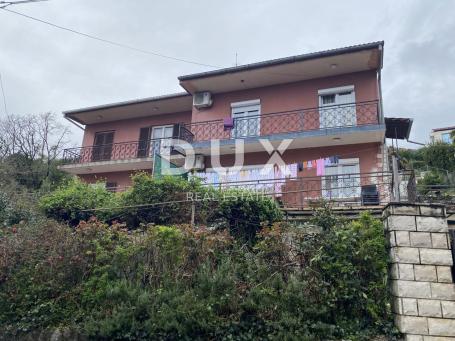 OPATIJA, CENTAR - DVIJE DVOJNE KUĆE S POGLEDOM NA MORE I 1.119 m2 OKUĆNICE!!! PRILIKA!!!