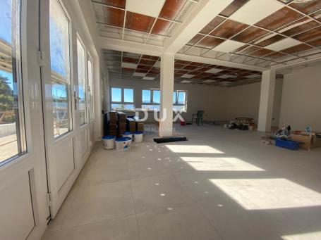 VIŠKOVO, STROGI CENTAR - poslovni prostor 100 m2 u NOVOGRADNJI + 6 parkirnih mjesta! PRILIKA!