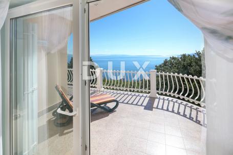 OPATIJA, BREGI - villa s panoramskim pogledom na more i velikom okućnicom! PRILIKA!