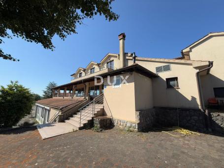 MATULJI, ŠAPJANE - samostojeća kuća ( poslovna zgrada 780 m2 ) + 3.484 m2 okućnice! PRILIKA!