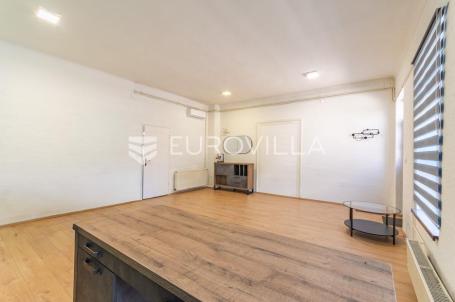 Varaždin, Centar, poslovni prostor površine 58,75 m²