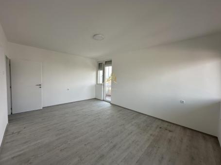 Kompletno renoviran dvosoban stan u Paraćinu