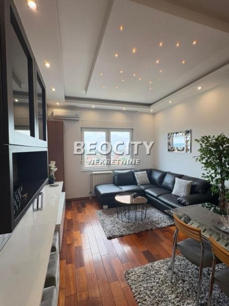 Novi Sad, Bulevar Evrope, Vardarska, 2.5, 54m2, 700EUR