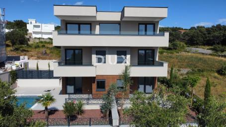 NOVALJA, JAKIŠNICA - Luksuzan stan u prizemlju, 104m2