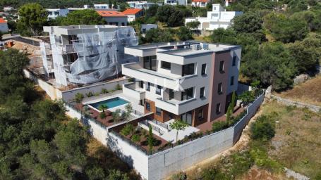 NOVALJA, JAKIŠNICA - Apartman 66m2 na prvom katu s predivnim pogledom na more