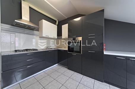 Osijek, Gornji grad, Prodaja, opremljen trosoban stan 73 m² na odličnoj lokaciji