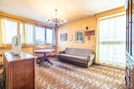 Zagreb, Trnje, četverosoban stan za adaptaciju 85 m²
