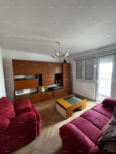 Apartment For sale: renovated apartment in the Vidikovac neighborhood, Pula.