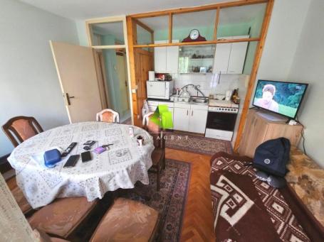 Jednoiposoban stan na Bulevaru Nemanjića ID#8621