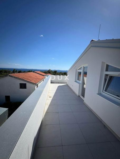 ZADAR, VIR - Stan s terasom - Pogled na more! - NOVOGRADNJA!