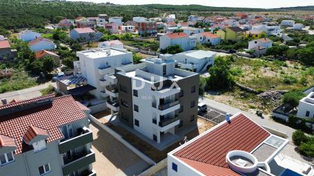 ZADAR, RAŽANAC - Novogradnja! Podno grijanje, lift, pogled na more, spremište. . . ! S2