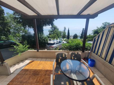Opatija, Ičići, dvosoban stan, 62m2, drugi red do mora