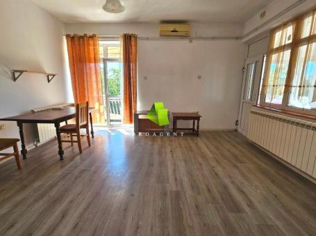 Jednoiposoban stan u kući, Durlan ID#8633