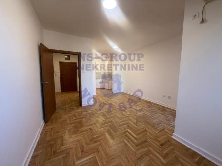 Dvosoban stan na Novoj Detelinari