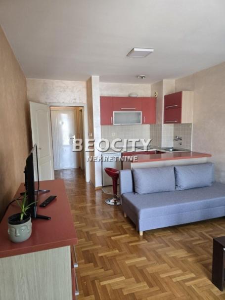Novi Sad, Centar, Trg Marije Trandafil, 0.5, 26m2, 350EUR