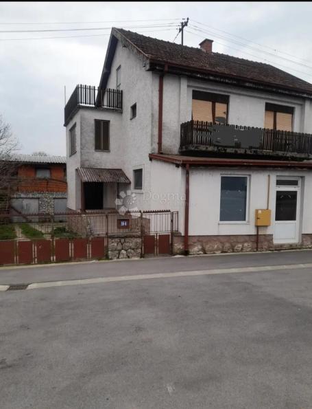 AKCIJA!!Velika poslovno-stambena kuća u Ivankovu!