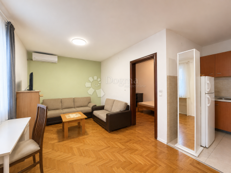 Zvezdarska suma, Nikole Doksata 50 m2, 120.000 EUR