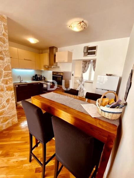 RIJEKA, KRALJEVICA – dvoetažan stan 56 m², uređen apartman!