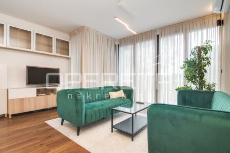 NAJAM, KUĆA, BLATO, GOLF TERENI, 180M2. 