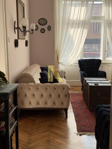 Izdaje se jedinstven salonski stan u Tanurdžićevoj palati – 75 m² | Pešačka zona | Pogled na Gradsku