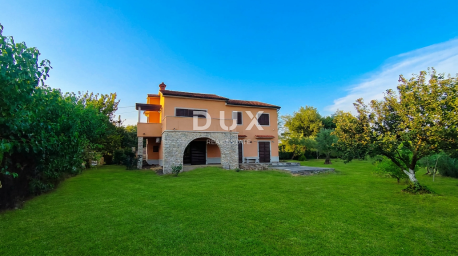 Istra, Brtonigla, kuća, 181 m², 2.461 m² okućnice