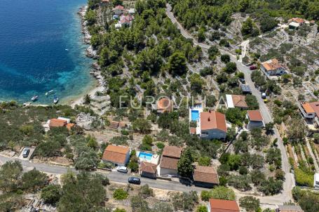 Otok Korčula, Vela Luka, građevinsko zemljište blizu mora