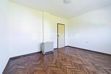 Osijek, Jug 2, prodaje se jednosoban stan površine 33 m²
