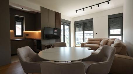 Izdavanje luksuzno opremljenog jednosobnog stana 47 m² – Podgorica (na duzi period)
