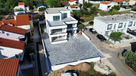 Zadar, Privlaka, dvosobni stan, prizemlje, 80m2, S1