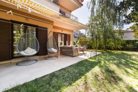Istra, Rovinj, dvojna obiteljska kuća, 375 m2, s 4 stana